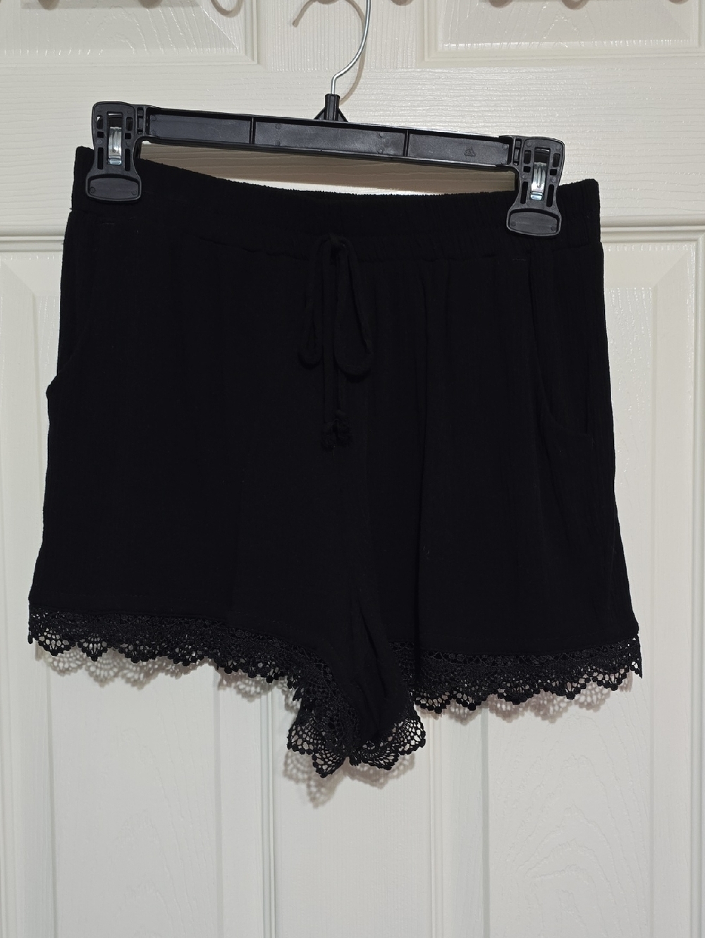 Black Shorts With Pockets And Lace Trim